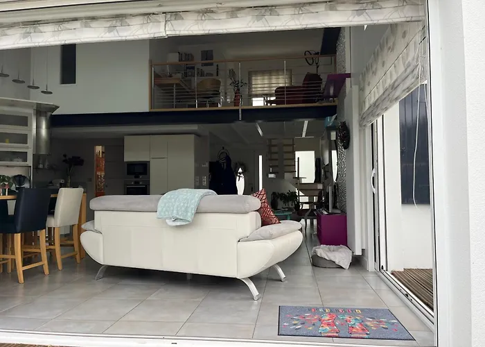 Alojamento de Acomodação e Pequeno-almoço Maison Serenity 3*